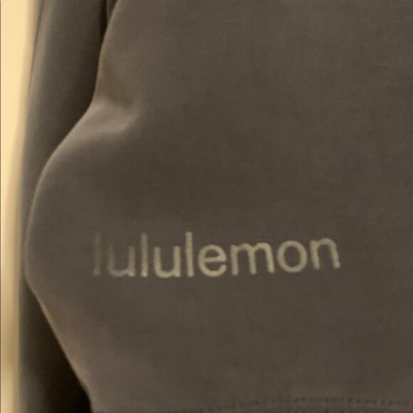 Lululemon Athletica Black Softstreme Crewneck Size 8 Like New washed never worn - Picture 3 of 5